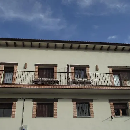 Apartamentos Puenteviejo Arenas de San Pedro Buitenkant foto